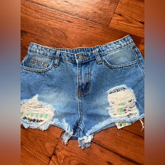 Excellent Condition Hayden Girls Distressed Sequin Denim Shorts size: 13/14 - Picture 6 of 11